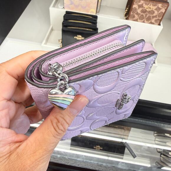 Coach Snap Wallet In Signature Leather With Heart Charm CDF21 Light Violet - Picture 9 of 9